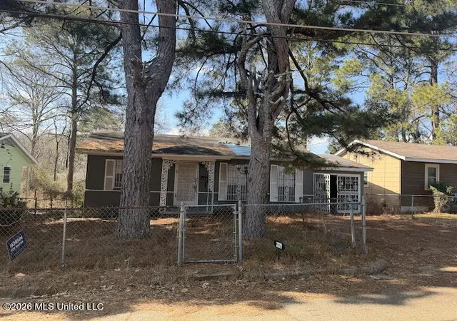 Photo 1 of Single family home for sale at 3329 Hollywood Ave, Jackson, MS 39213 | MLS# 4140833 | Listing updated on 2026-05-22