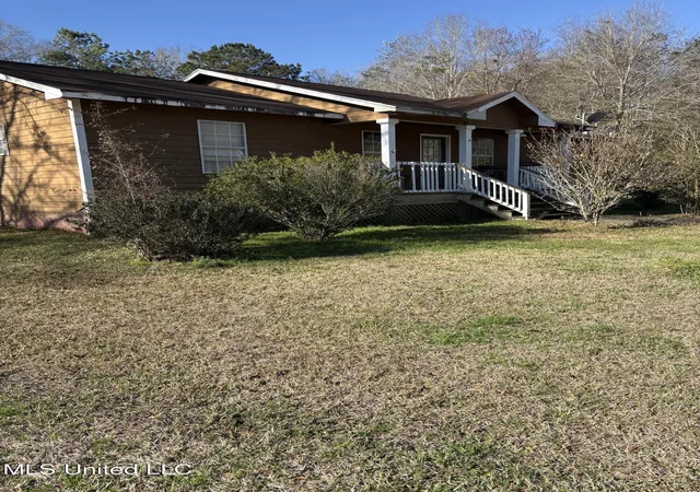 Photo 4 of Sale Pending at 17404 Carlton Cuevas Rd, Gulfport, MS 39503 | MLS# 4140710 | Listing updated on 2026-07-01
