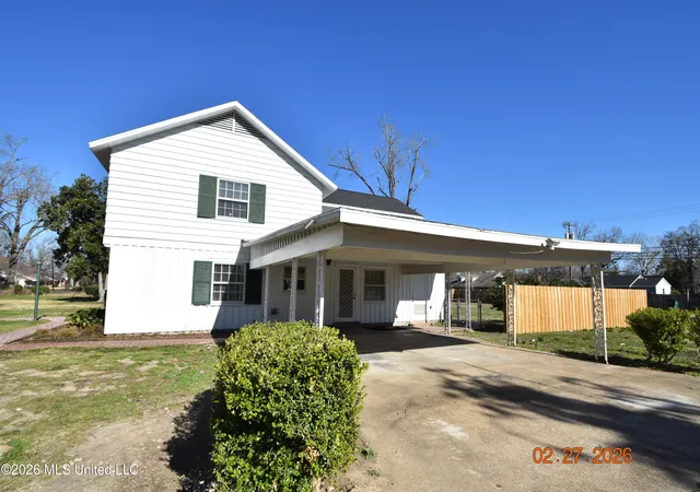61st image of 404 E Adams Ave, Greenwood, MS 38930 | MLS# 4140619