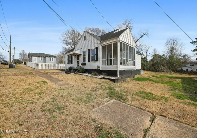 Homes for sale in Mc Comb, MS | 415 S 5Th St, Mc Comb, MS 39648 | MLS# 4140558