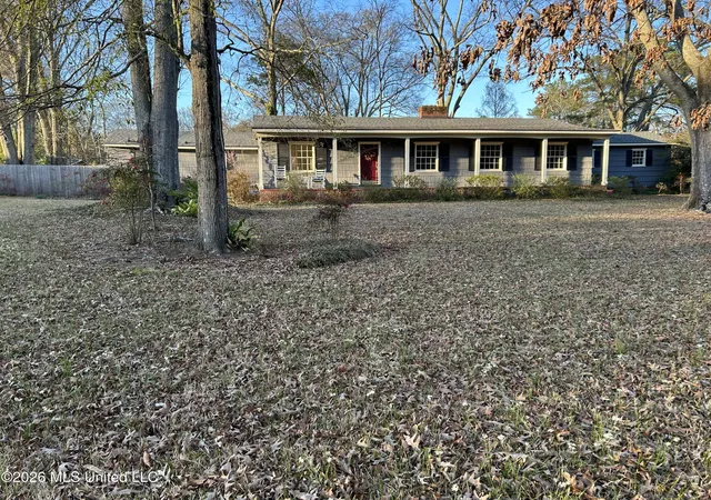 Photo 1 of Sale Pending at 1424 E Northside Dr, Jackson, MS 39211 | MLS# 4141024 | Listing updated on 2026-08-28