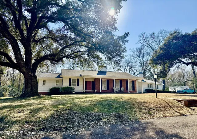 Homes for sale in Natchez, MS | 116 Gloucester Rd, Natchez, MS 39120 | MLS# 4140809
