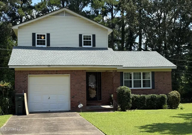 Homes for sale in Holly Springs, MS | 595 Swaney Dr, Holly Springs, MS 38635 | MLS# 4140862