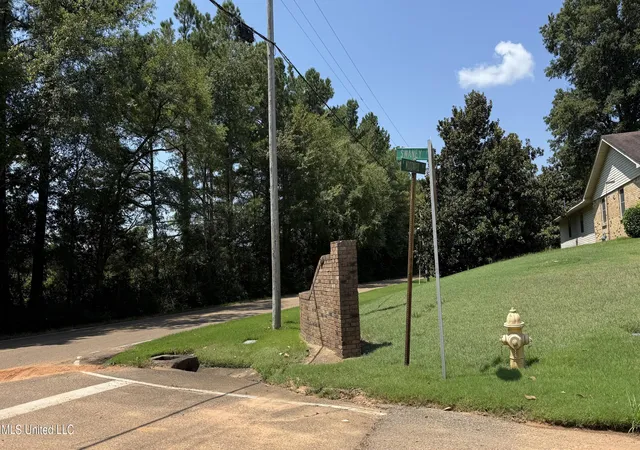 Homes for sale in Holly Springs, MS | 595 Swaney Dr, Holly Springs, MS 38635 | MLS# 4140862