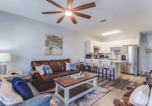 Photo 4 of Townhouse for sale at 1140 Century Oaks Dr, Gulfport, MS 39507 | MLS# 4144564 | Listing updated on 2026-05-05