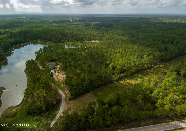 Photo 3 of Single family home for sale at 5279 Highway 13, Lumberton, MS 39455 | MLS# 4141384 | Listing updated on 2026-09-14