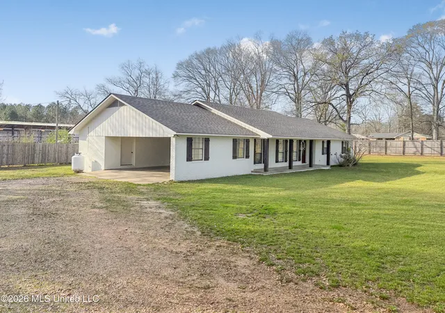 Homes for sale in Brookhaven, MS | 35 E Lincoln Dr, Brookhaven, MS 39601 | MLS# 4141587
