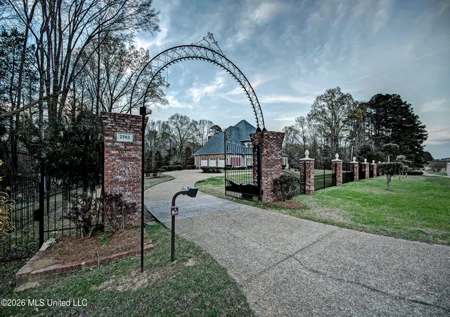 Photo 3 of Single family home for sale at 2743 Highway 80 E, Brandon, MS 39042 | MLS# 4141560 | Listing updated on 2026-08-19
