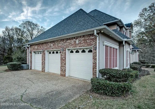 Photo 4 of Single family home for sale at 2743 Highway 80 E, Brandon, MS 39042 | MLS# 4141560 | Listing updated on 2026-08-19