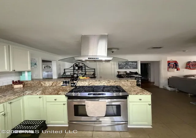 Homes for sale in Natchez, MS | 306 Park Pl, Natchez, MS 39120 | MLS# 4141716