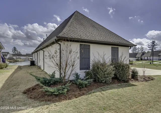 Photo 3 of Single family home for sale at 200 Herons Bay Cir, Madison, MS 39110 | MLS# 4141697 | Listing updated on 2026-09-19