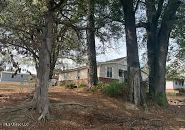 Photo 3 of Manufactured home for sale at 205 Parker St, Duck Hill, MS 38925 | MLS# 4141692 | Listing updated on 2026-09-18