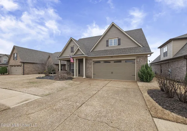 Homes for sale in Southaven, MS | 5900 S Foxdale Loop, Southaven, MS 38672 | MLS# 4141994