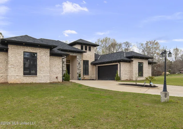 Photo 3 of Single family home for sale at 125 Breckenridge Dr, Brandon, MS 39042 | MLS# 4141849 | Listing updated on 2026-09-02