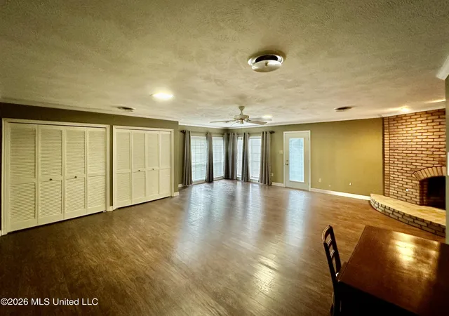 Homes for sale in Clinton, MS | 307 Longwood Dr, Clinton, MS 39056 | MLS# 4141900