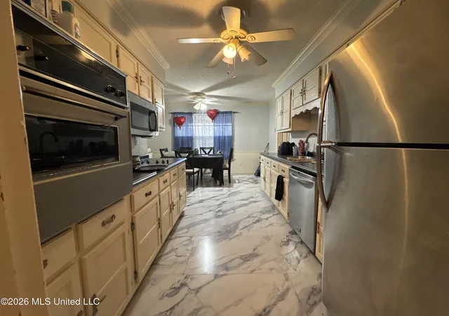 Photo 3 of Single family home for sale at 7090 Greenbrook Pkwy, Southaven, MS 38671 | MLS# 4142002 | Listing updated on 2026-05-07