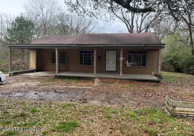 Photo 2 of Single family home for sale at 2161 W Mcdowell Rd, Jackson, MS 39204 | MLS# 4142329 | Listing updated on 2026-03-30