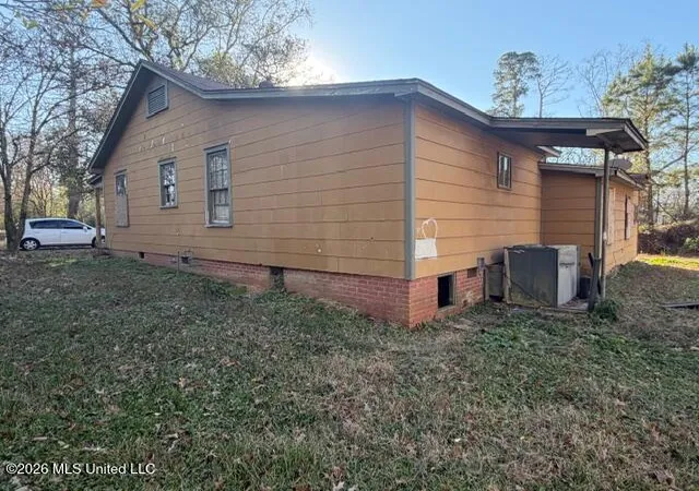 Photo 4 of Single family home for sale at 2161 W Mcdowell Rd, Jackson, MS 39204 | MLS# 4142329 | Listing updated on 2026-03-30