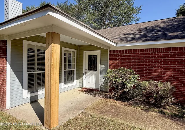 Photo 3 of Single family home for sale at 490 Brookstone Dr, Madison, MS 39110 | MLS# 4142514 | Listing updated on 2026-08-05