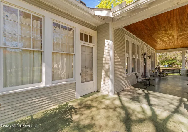 Homes for sale in Hattiesburg, MS | 410 4Th Ave, Hattiesburg, MS 39401 | MLS# 4144111