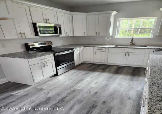 Photo 3 of Single family home for sale at 2001 Barracuda Dr, Gautier, MS 39553 | MLS# 4142581 | Listing updated on 2026-09-17