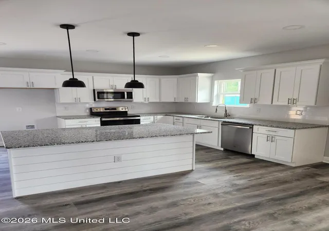 Photo 4 of Single family home for sale at 2001 Barracuda Dr, Gautier, MS 39553 | MLS# 4142581 | Listing updated on 2026-09-17