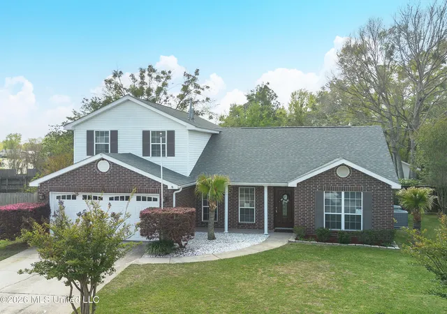 Photo 2 of Sale Pending at 2071 Stone Brg Dr, Biloxi, MS 39532 | MLS# 4143868 | Listing updated on 2026-08-22