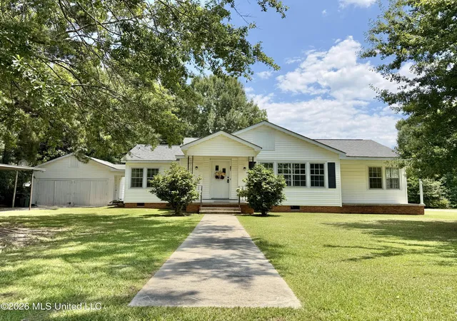 1st image of 401 Kimball Ave, Hattiesburg, MS 39401 | MLS# 4142873