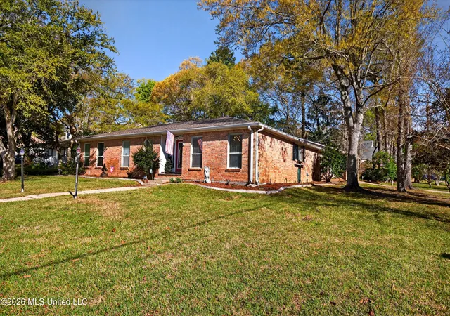 Homes for sale in Diamondhead, MS | 88386 E Diamondhead Dr, Diamondhead, MS 39525 | MLS# 4146941