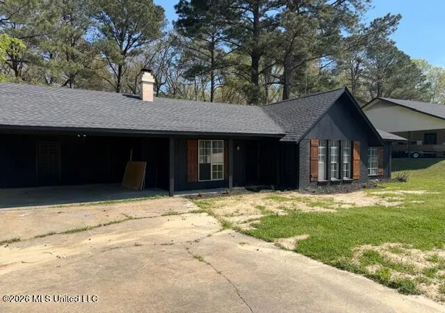Photo 2 of Single family home for sale at 144 Thousand Oaks Cir, Jackson, MS 39212 | MLS# 4143290 | Listing updated on 2026-05-13