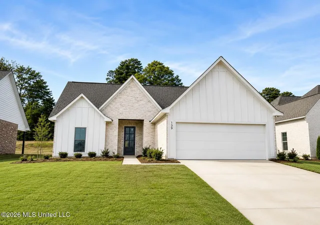 Photo 1 of Single family home for sale at 139 Bronson Bnd, Flowood, MS 39232 | MLS# 4143443 | Listing updated on 2026-09-10