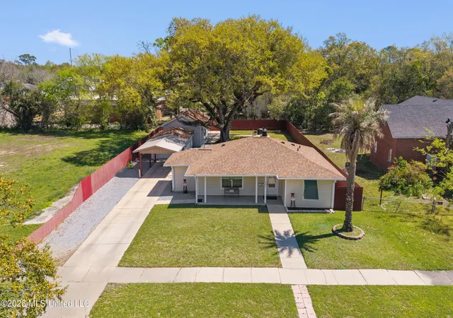 Photo 1 of Single family home for sale at 2108 23rd Avenue, Gulfport, MS 39501 | MLS# 4143989 | Listing updated on 2026-04-29