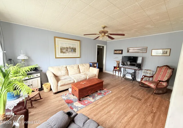 Photo 2 of Single family home for sale at 2221 Long St, Grenada, MS 38901 | MLS# 4143551 | Listing updated on 2026-07-24