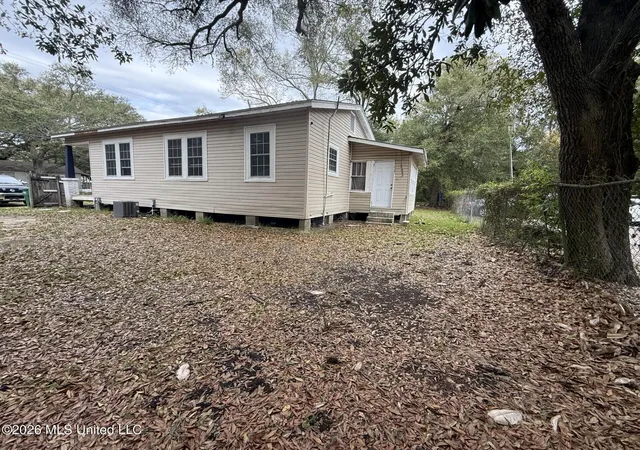 Photo 3 of Single family home for sale at 3206 F Ave, Gulfport, MS 39507 | MLS# 4143750 | Listing updated on 2026-09-11