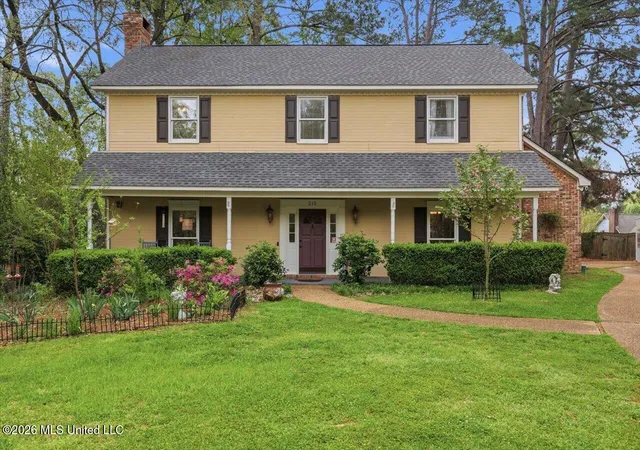 Single family home for sale at 215 Comstock Ln, Madison, MS 39110 | MLS# 4144034