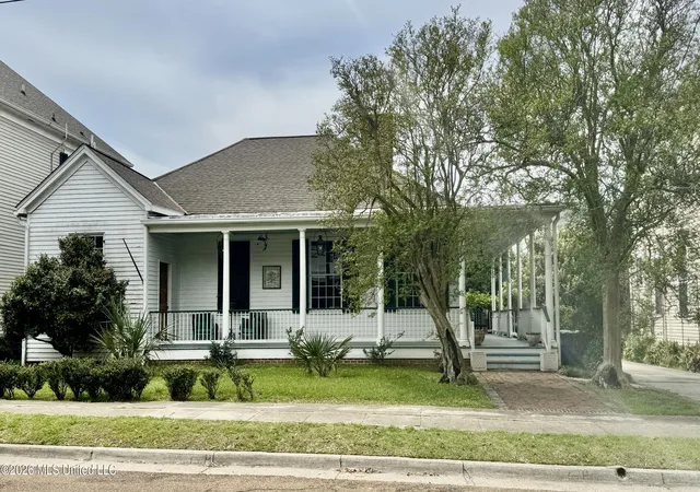2nd image of 606 State St, Natchez, MS 39120 | MLS# 4143624