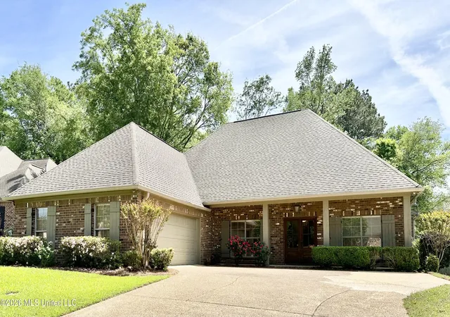 Photo 1 of Sale Pending at 122 Weldon Dr, Madison, MS 39110 | MLS# 4145200 | Listing updated on 2026-06-26