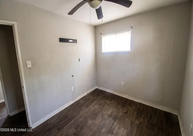 Photo 3 of Single family home for sale at 3129 Lakewood Dr, Jackson, MS 39212 | MLS# 4144192 | Listing updated on 2026-10-14