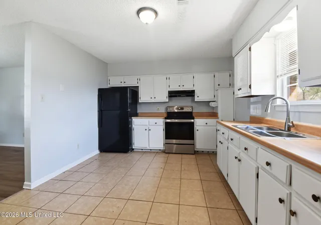Photo 4 of Sale Pending at 6460 Yorkshire Rd, Horn Lake, MS 38637 | MLS# 4144319 | Listing updated on 2026-07-24