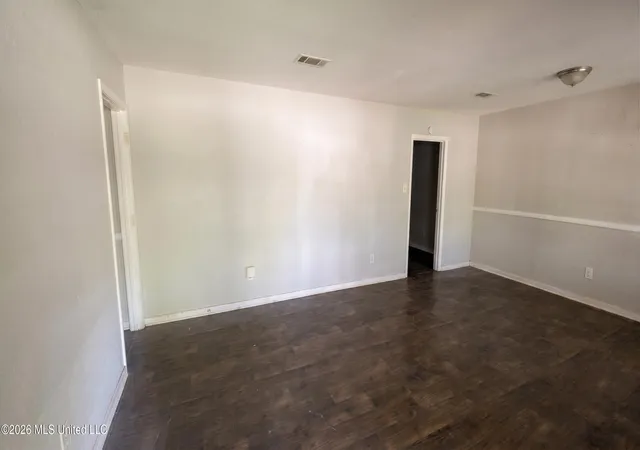 Photo 3 of Single family home for sale at 1886 Smallwood St, Jackson, MS 39212 | MLS# 4144165 | Listing updated on 2026-08-21