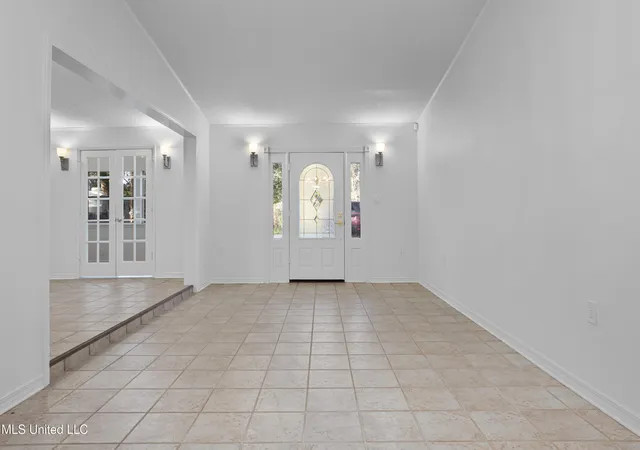 Photo 3 of Sale Pending at 5808 Ridge Rd, Ocean Springs, MS 39564 | MLS# 4143874 | Listing updated on 2026-09-11