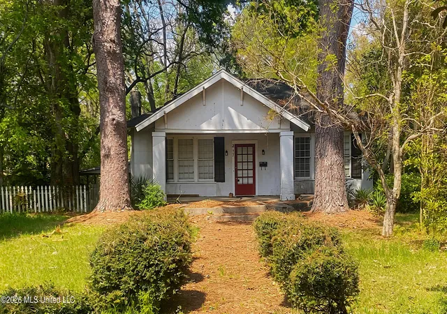 1st image of 217 E Center St, Canton, MS 39046 | MLS# 4144190