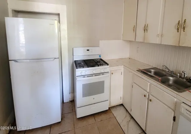 2nd image of 217 E Center St, Canton, MS 39046 | MLS# 4144190