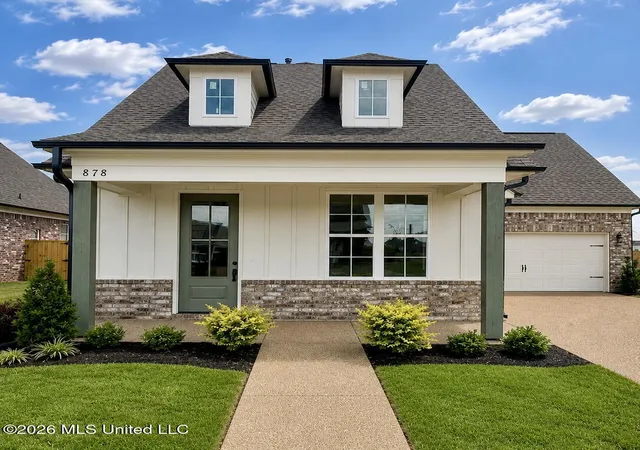 Photo 1 of Single family home for sale at 878 Coahoma Ct, Nesbit, MS 38651 | MLS# 4143956 | Listing updated on 2026-08-24