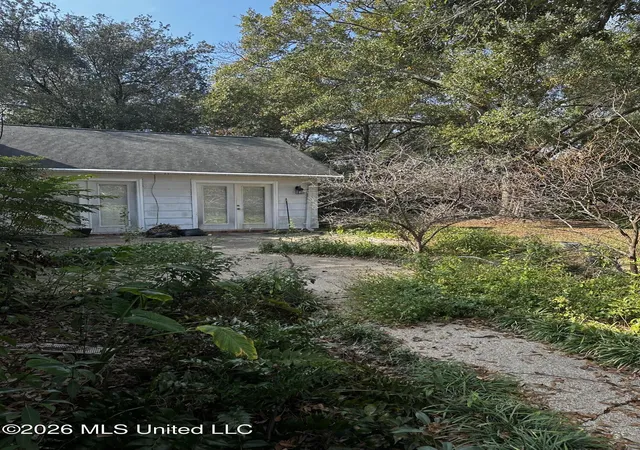 3rd image of 3911 Washington Ave, Pascagoula, MS 39581 | MLS# 4144003