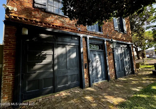Photo 3 of Sale Pending at 303 N Commerce St, Natchez, MS 39120 | MLS# 4144106 | Listing updated on 2026-08-24