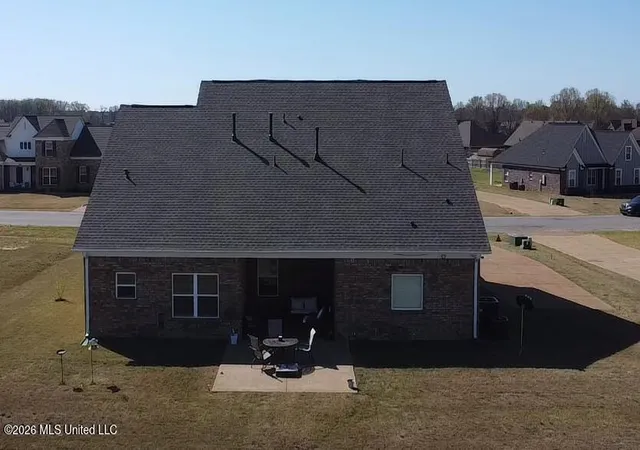 Photo 3 of Single family home for sale at 5302 Aylesbury Ln, Olive Branch, MS 38654 | MLS# 4144549 | Listing updated on 2026-09-21