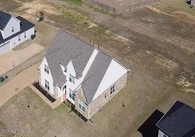 Photo 4 of Single family home for sale at 5302 Aylesbury Ln, Olive Branch, MS 38654 | MLS# 4144549 | Listing updated on 2026-09-21