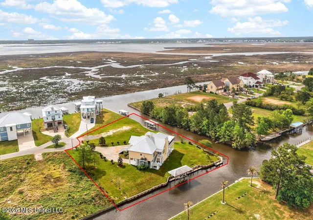 2nd image of 138 Hanakealoha Pl, Diamondhead, MS 39525 | MLS# 4144726