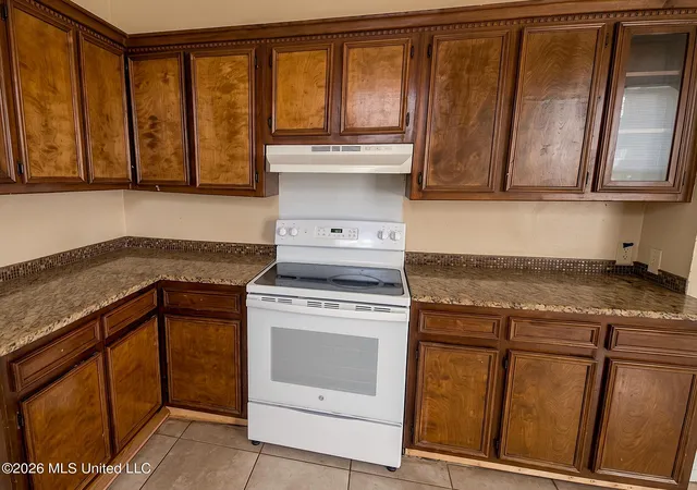 2nd image of 221 E Center St, Canton, MS 39046 | MLS# 4144212